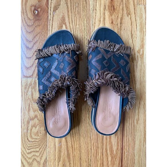 Rare Find! Gentle Souls by Kenneth Cole 🖤 - Picture 1 of 6